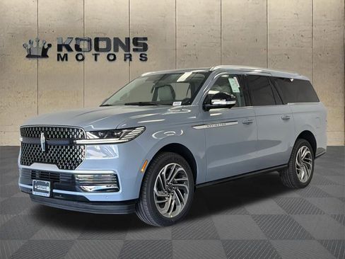 New 2026 Lincoln Navigator L Reserve AWD/4WD image 1