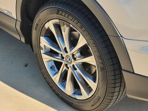 Used 2018 Toyota RAV4 Limited w/ Advanced Technology Package AWD/4WD image 7