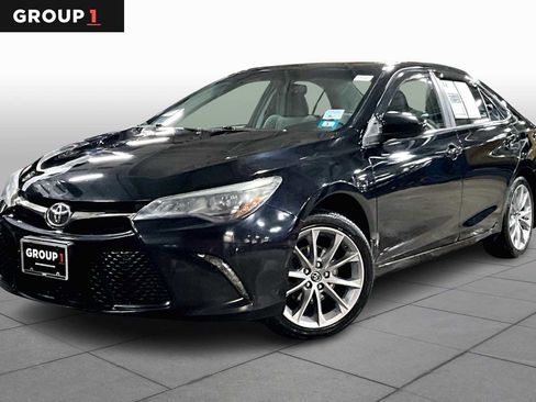 Used 2015 Toyota Camry XSE image 1