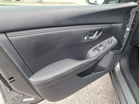 Used 2024 Nissan Sentra SV image 13