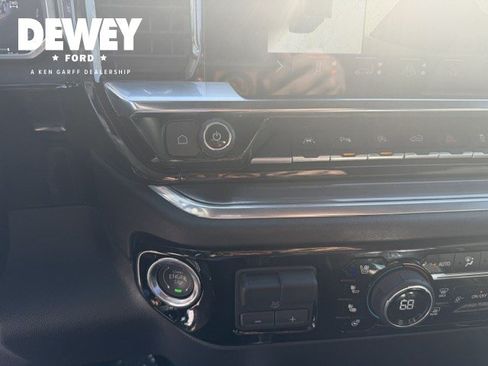 Used 2026 Chevrolet Silverado 1500 High Country w/ Technology Package AWD/4WD image 28
