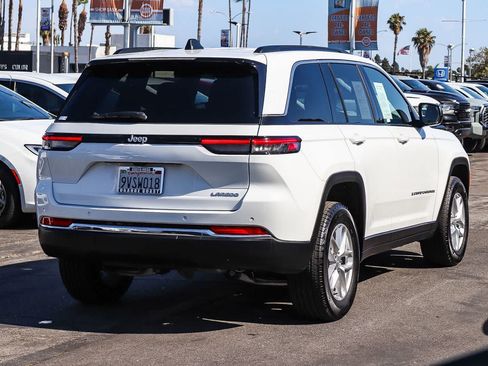 Used 2025 Jeep Grand Cherokee Laredo X RWD image 4
