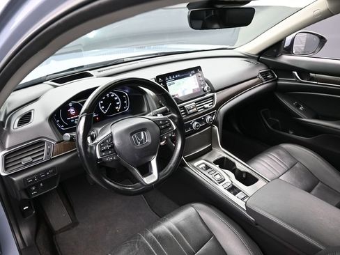 Used 2021 Honda Accord Touring image 11