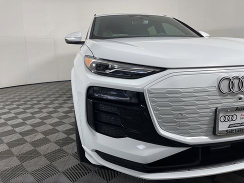 Certified 2025 Audi Q6 e-tron Premium w/ Convenience Package image 3