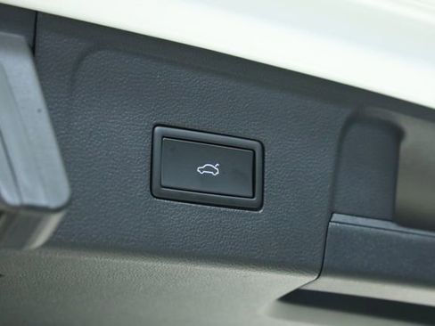 New 2026 Volkswagen Atlas SE FWD image 42