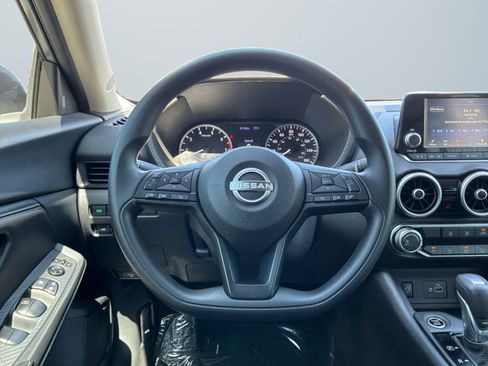 Used 2024 Nissan Sentra S FWD image 11