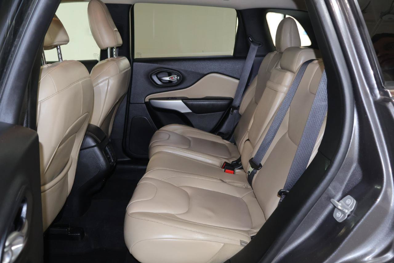 Used 2018 Jeep Cherokee Limited AWD/4WD image 20