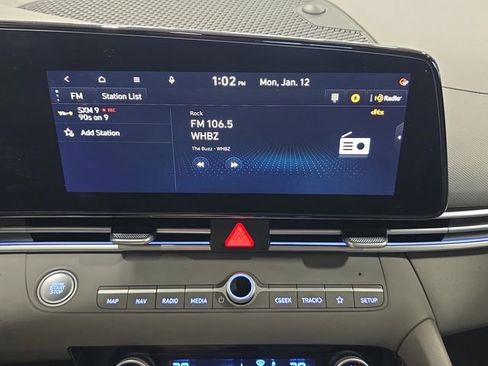 Certified 2025 Hyundai Elantra SEL image 19