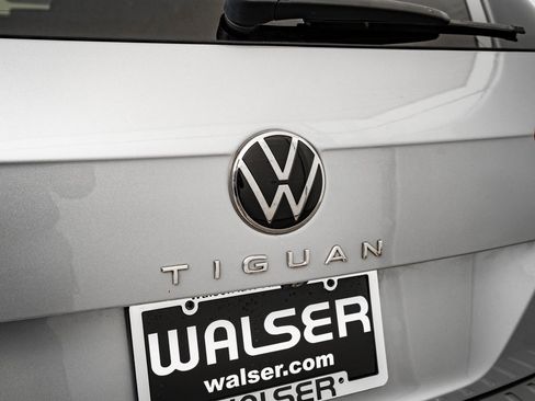 Used 2022 Volkswagen Tiguan S image 9