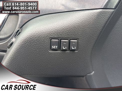 Used 2018 Nissan Rogue SV w/ Premium Package image 18