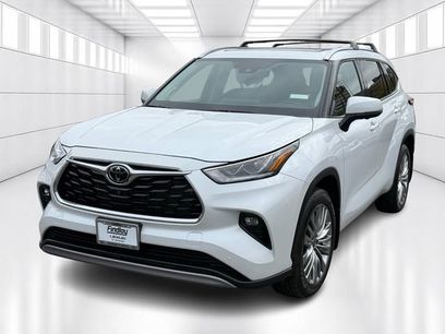 Used 2023 Toyota Highlander Platinum