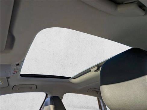 Used 2025 Volkswagen Jetta SE image 16