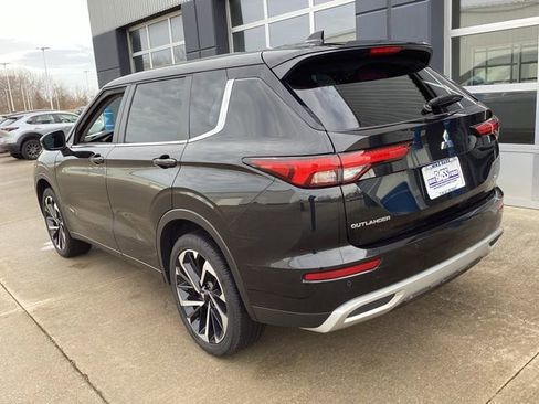 Used 2023 Mitsubishi Outlander SE image 10