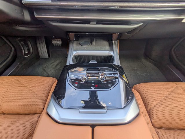 New 2027 BMW 740i RWD image 19