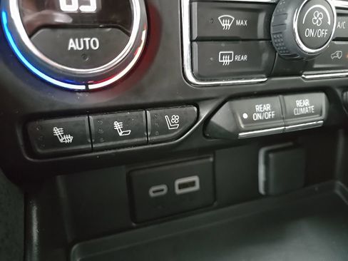 Used 2024 Chevrolet Tahoe Premier AWD/4WD image 63