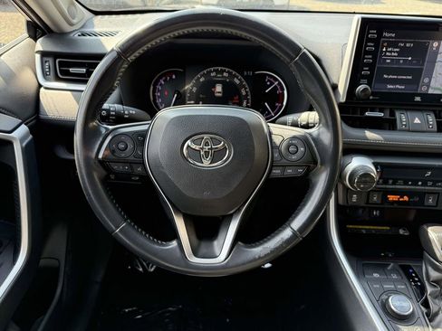 Used 2019 Toyota RAV4 Limited w/ Advanced Technology Package image 19