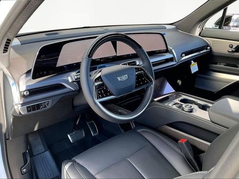 New 2026 Cadillac Vistiq Sport image 7