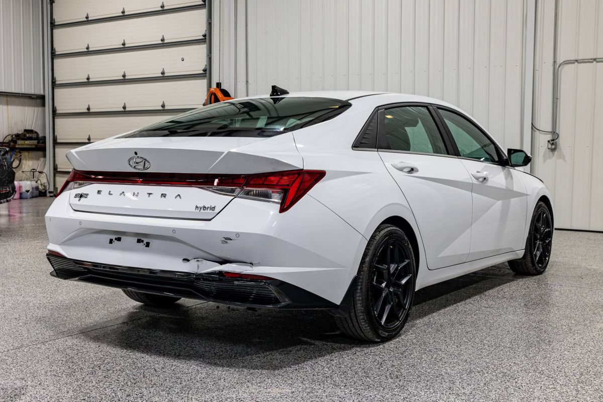 Used 2023 Hyundai Elantra Limited FWD image 4