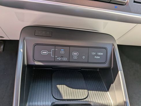 Used 2024 Hyundai Kona Limited AWD/4WD image 18