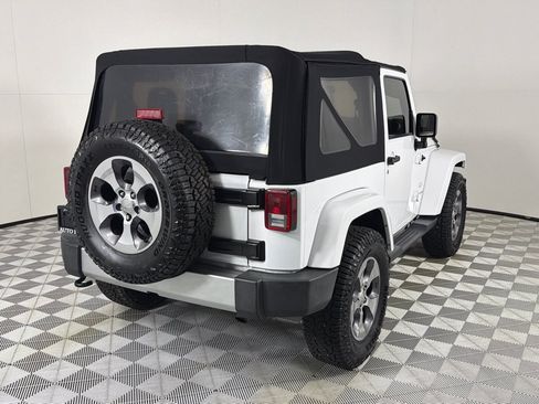 Used 2017 Jeep Wrangler Sahara w/ Dual Top Group AWD/4WD image 5