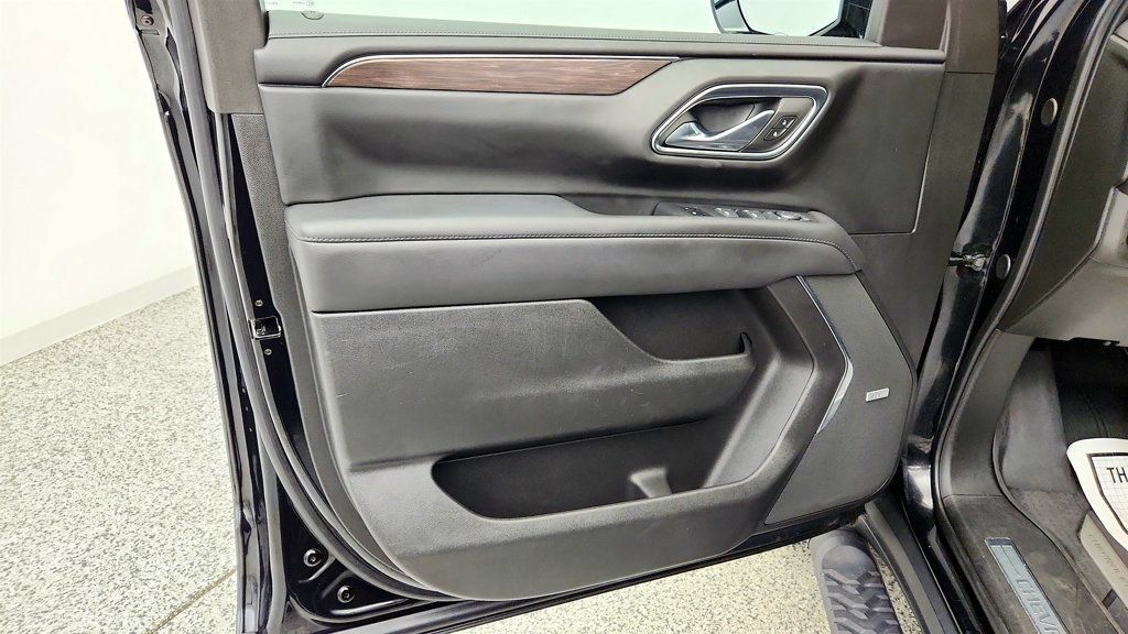 Used 2023 Chevrolet Tahoe Z71 w/ Luxury Package AWD/4WD image 11