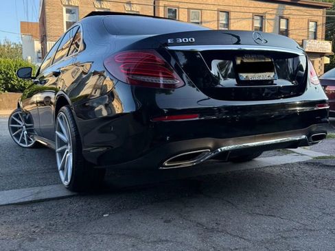 Used 2017 Mercedes-Benz E 300 4MATIC w/ Premium 1 Package image 4