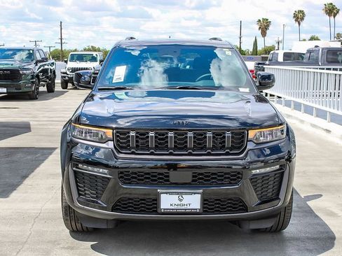 New 2026 Jeep Grand Cherokee Limited w/ Limited Altitude Package AWD/4WD image 3