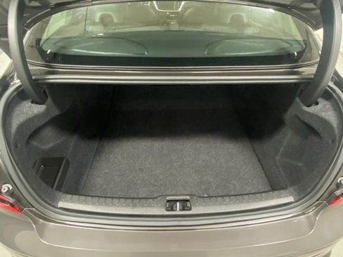 Used 2025 Volvo S60 B5 Core image 9