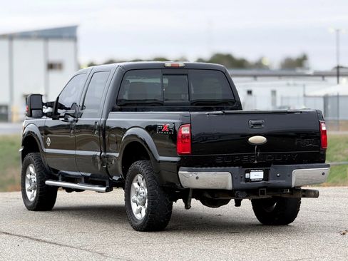 Used 2011 Ford F250 Lariat w/ Lariat Interior Pkg image 10