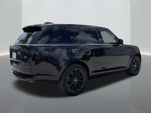 Used 2023 Land Rover Range Rover SE image 5