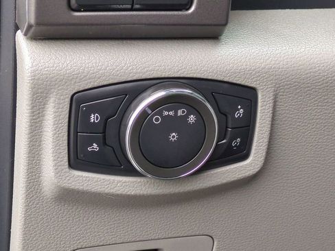 Used 2017 Ford F250 XLT w/ XLT Premium Package image 18