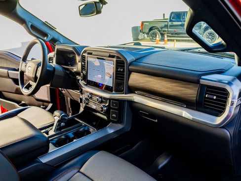 Used 2025 Ford F150 Lariat w/ Equipment Group 501A Mid image 17