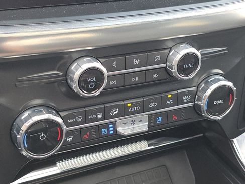Used 2022 Ford F150 Lariat w/ Equipment Group 502A High AWD/4WD image 11