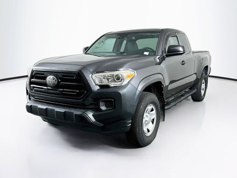 Used 2018 Toyota Tacoma SR RWD image 3