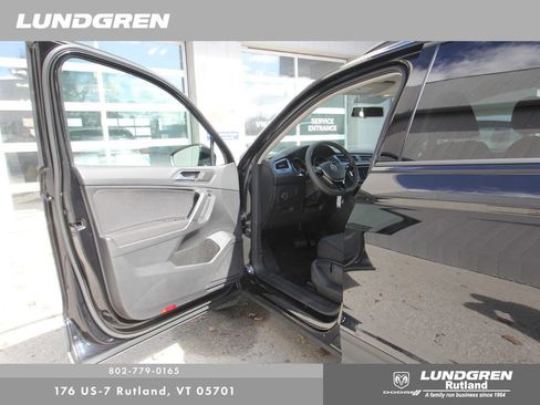 Used 2020 Volkswagen Tiguan S image 11