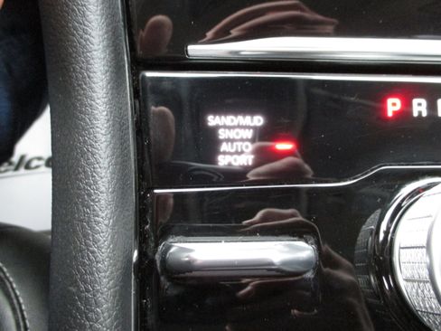 Used 2023 Jeep Grand Cherokee Limited w/ Black Appearance Package image 23