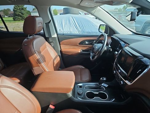 Used 2019 Chevrolet Traverse High Country w/ LPO, 'HIT The Road' Package AWD/4WD image 3