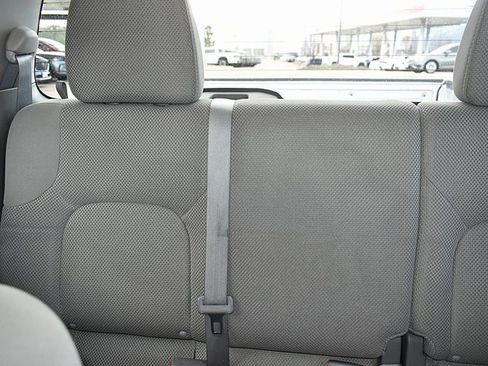 Used 2012 Nissan Frontier SV image 21