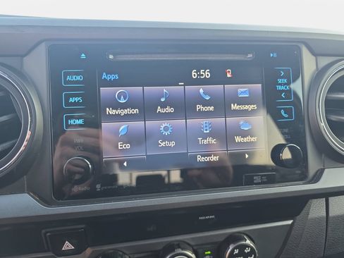 Used 2019 Toyota Tacoma TRD Off-Road w/ Technology Package AWD/4WD image 21