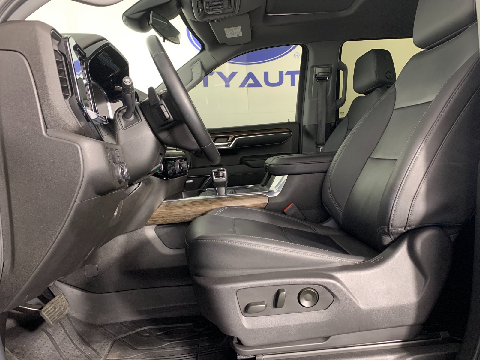 Used 2023 Chevrolet Silverado 1500 RST w/ Redline Edition RWD image 15