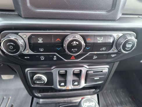 Used 2020 Jeep Wrangler Sport image 18