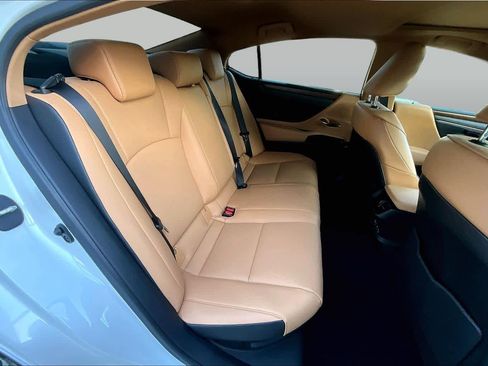 Used 2024 Lexus ES 300h w/ Premium Package FWD image 21