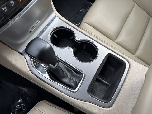 Used 2022 Jeep Grand Cherokee Limited RWD image 18