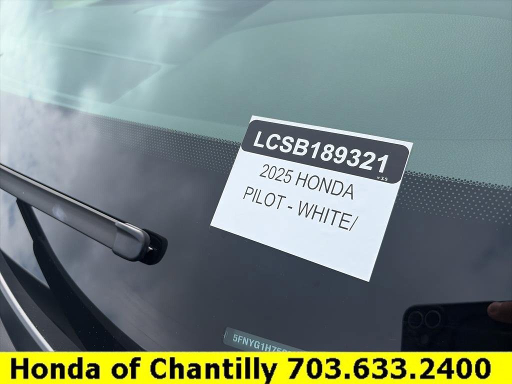 Certified 2025 Honda Pilot Touring image 33