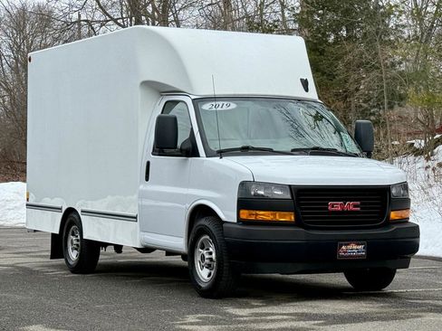 Used 2019 GMC Savana 3500 w/ Driver Convenience Package image 10