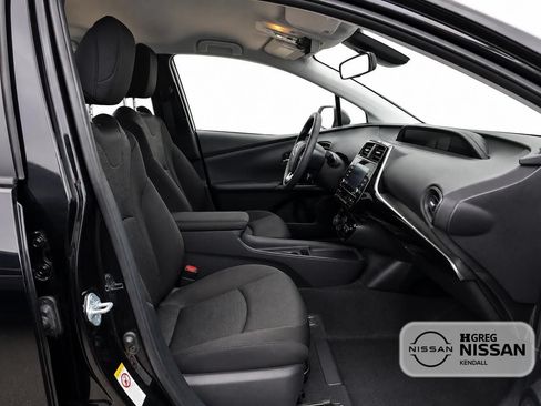 Used 2021 Toyota Prius LE FWD image 9
