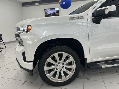 Used 2022 Chevrolet Silverado 1500 High Country w/ Technology Package AWD/4WD image 36