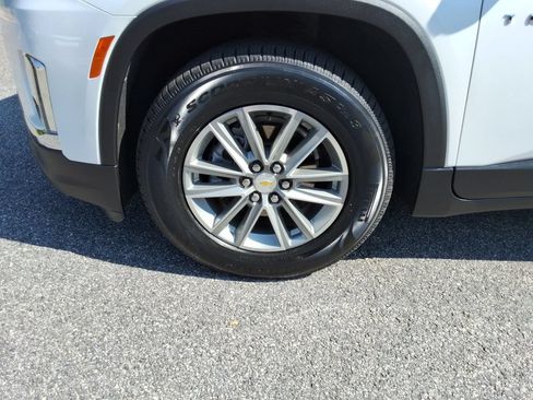 Certified 2023 Chevrolet Traverse LT FWD image 10