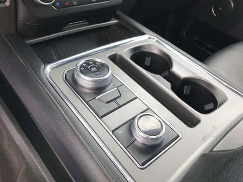 Used 2020 Ford Expedition XLT w/ Equipment Group 202A image 11