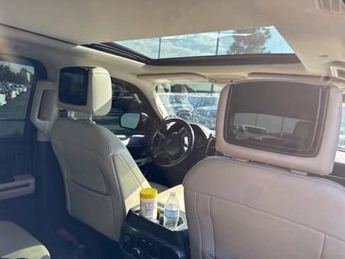 Used 2018 Ford Expedition Platinum image 12